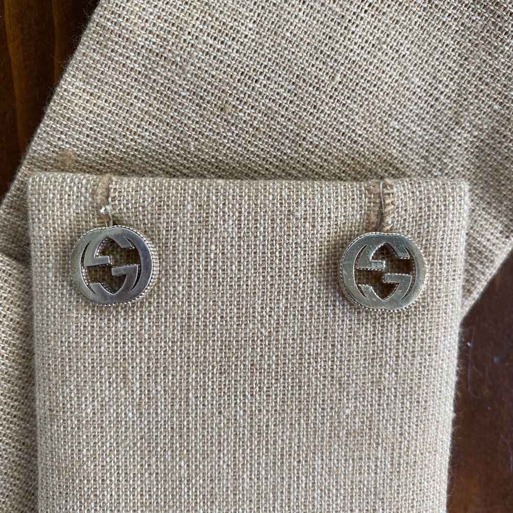 Gucci Interlocking Textured Silver Stud Earrings - image 1